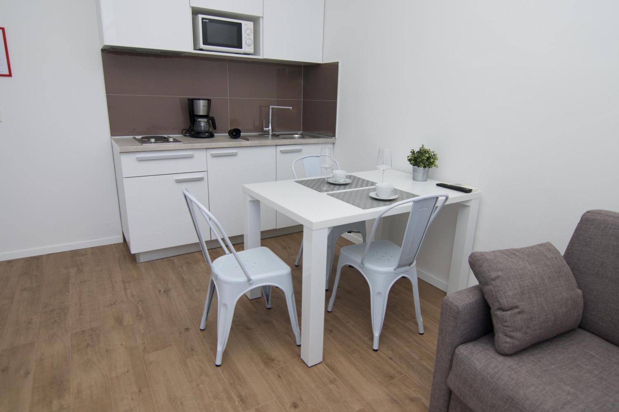 Apartments And Rooms Jospino 말리로시니 외부 사진