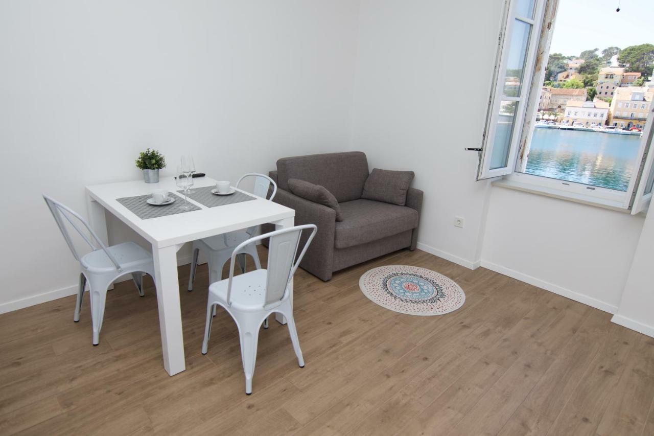 Apartments And Rooms Jospino 말리로시니 외부 사진