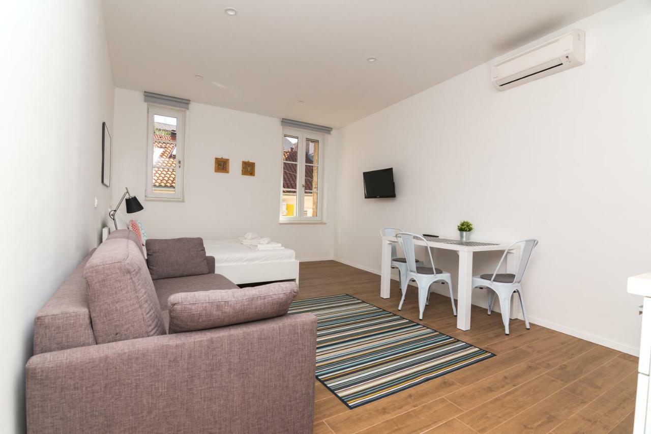 Apartments And Rooms Jospino 말리로시니 외부 사진