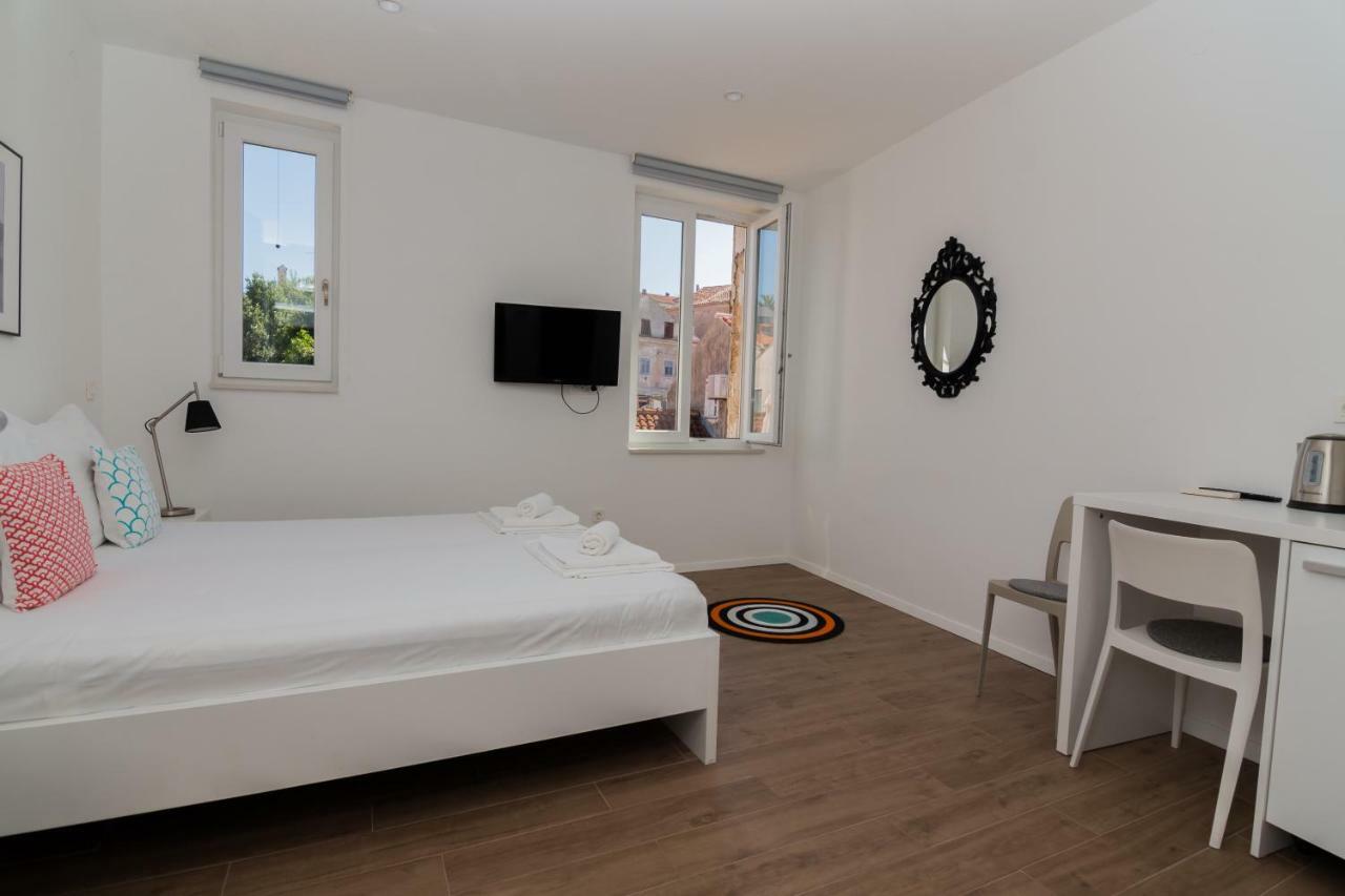 Apartments And Rooms Jospino 말리로시니 외부 사진